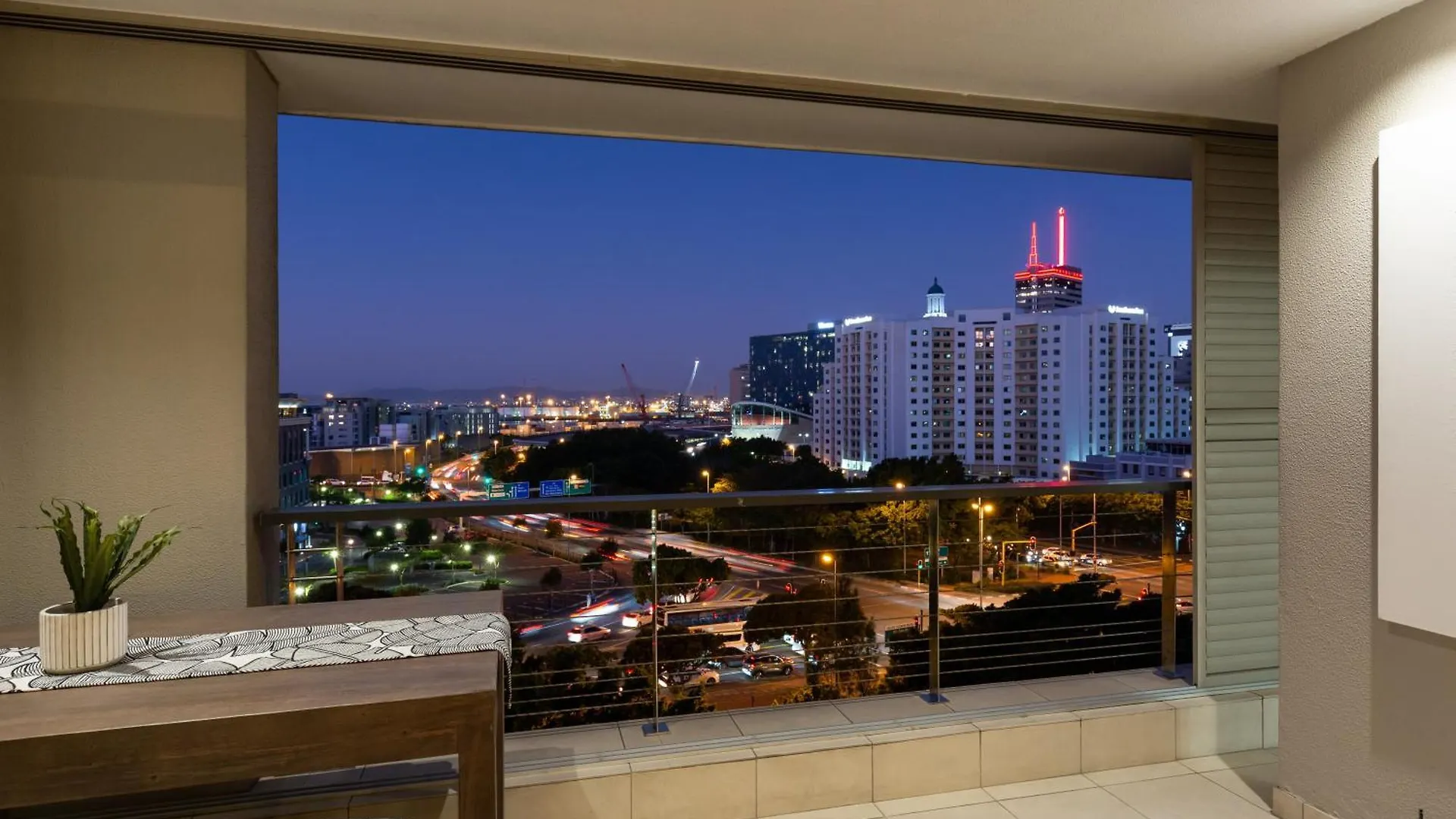 Harbour'S Edge Walk To V & A Waterfront And Cticc Apartment Cape Town