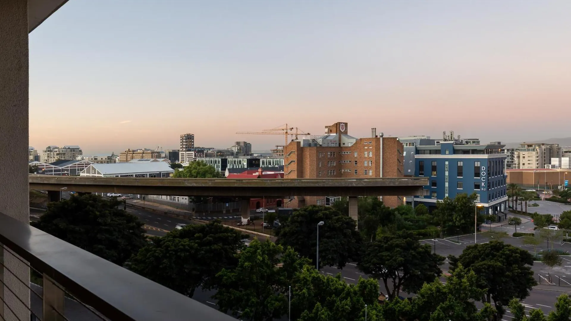 Harbour'S Edge Walk To V & A Waterfront And Cticc Apartment Cape Town